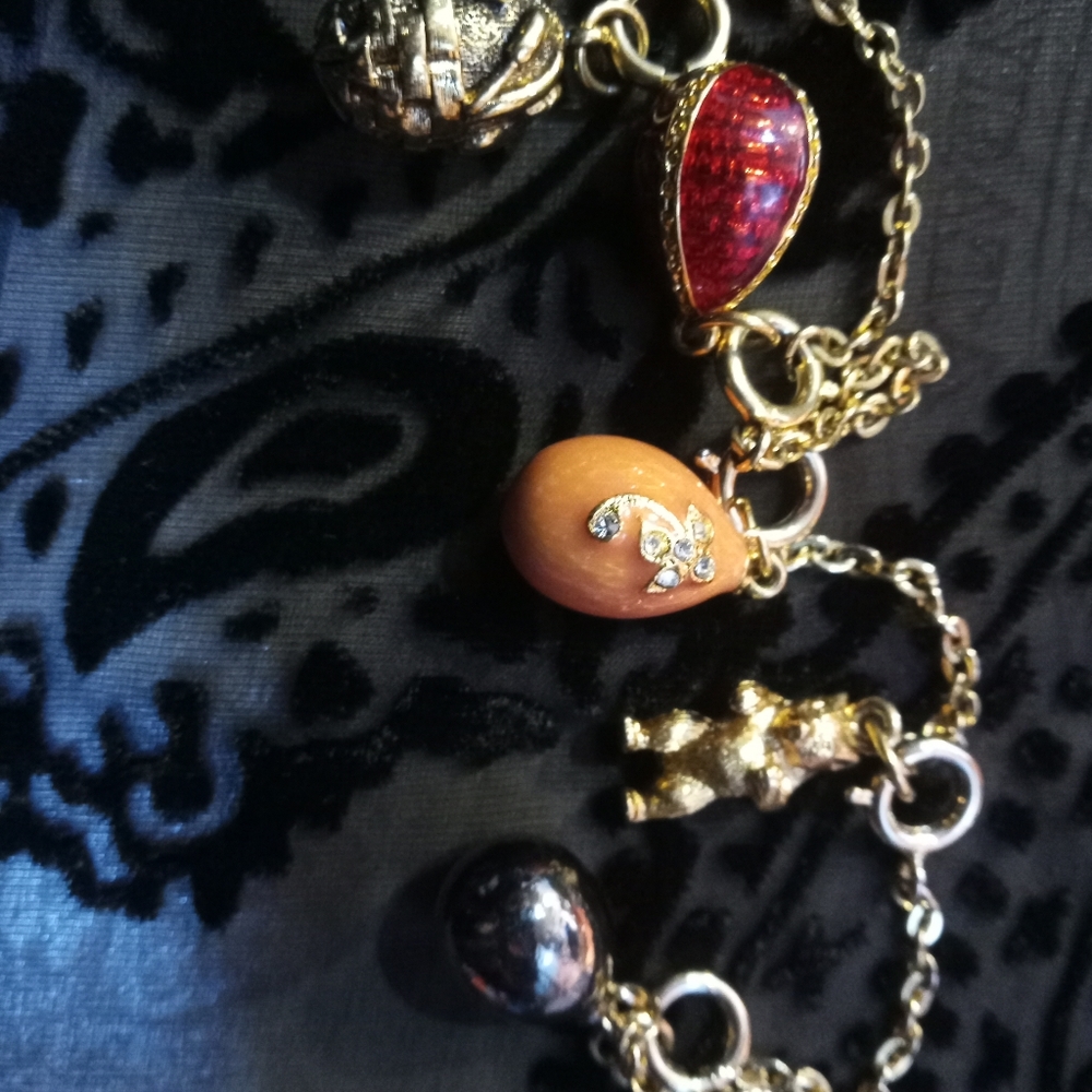 30 Joan Rivers egg charms